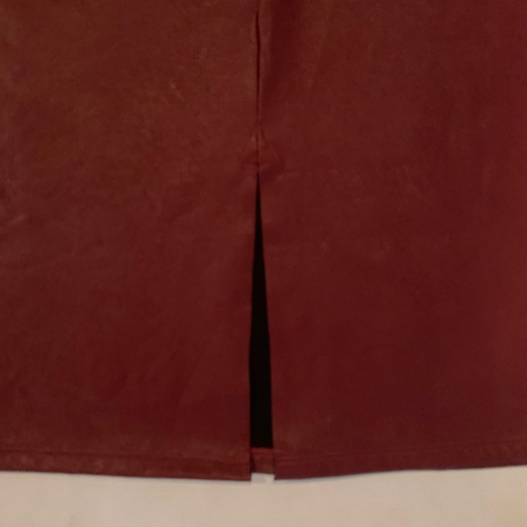 Commando Faux Leather Garnet Midi Skirt SK06 Control Waistband Size Large NWT - Picture 5 of 10